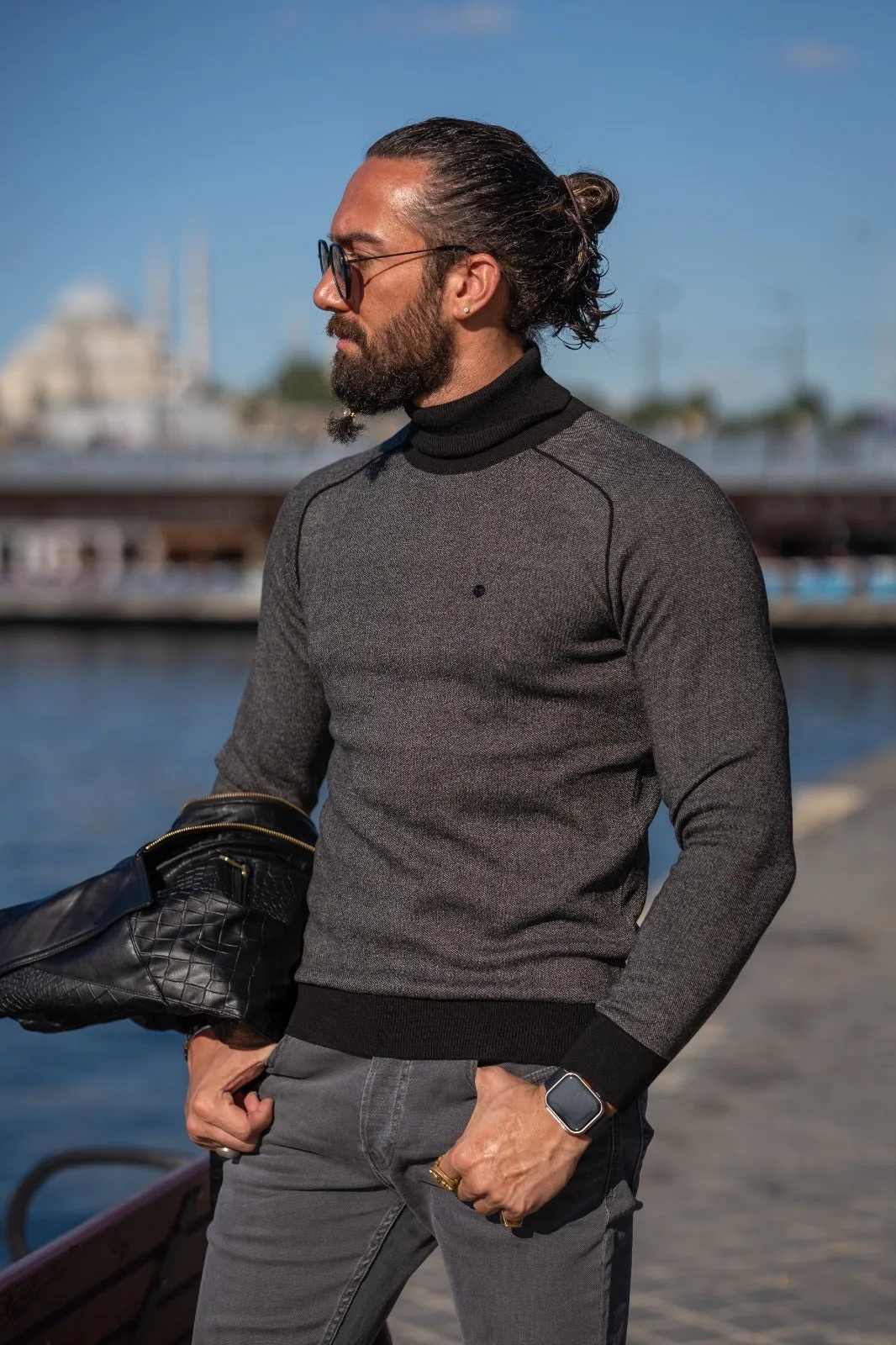 Bojoni Matera Slim Fit Black Turtleneck Sweater