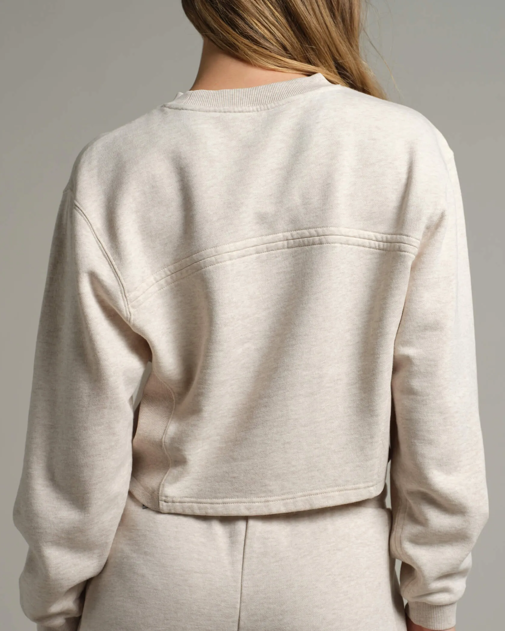 Municipal Women's Hang Back Fleece Crew - STONE