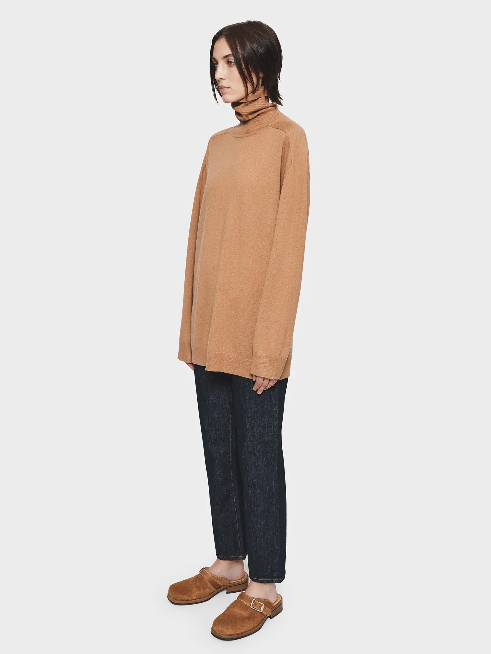 Slouchy Turtleneck in Camel