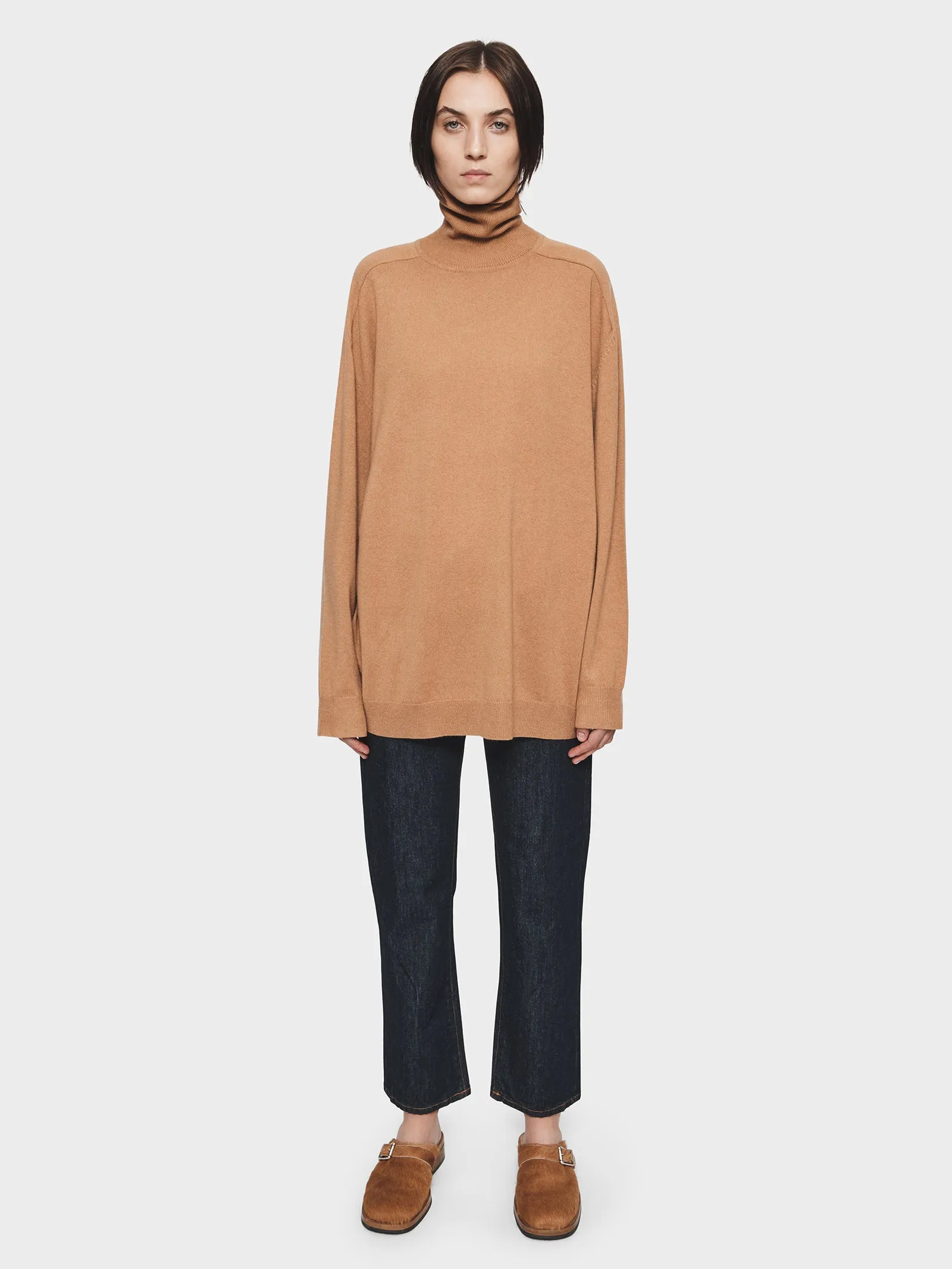 Slouchy Turtleneck in Camel