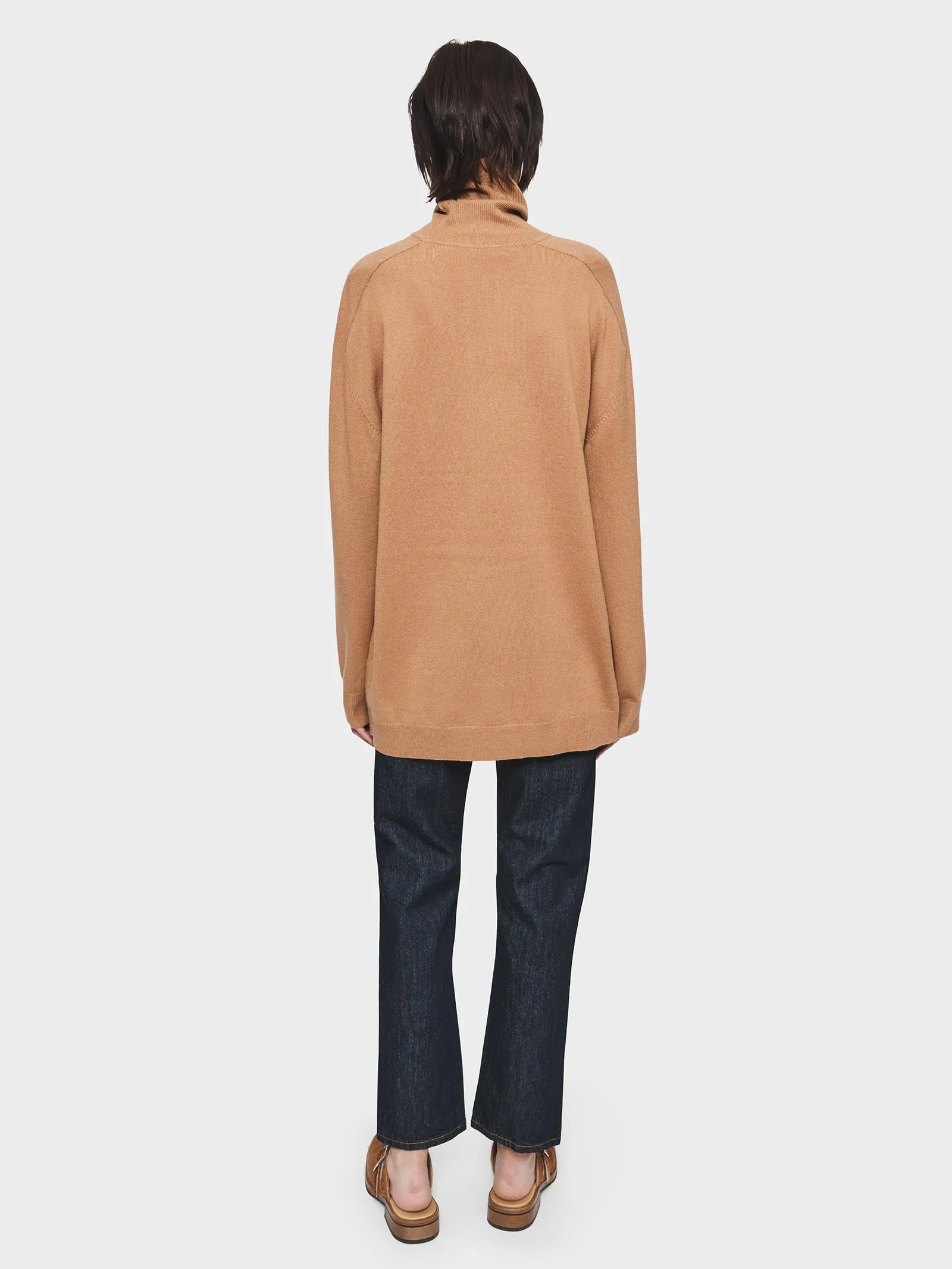 Slouchy Turtleneck in Camel