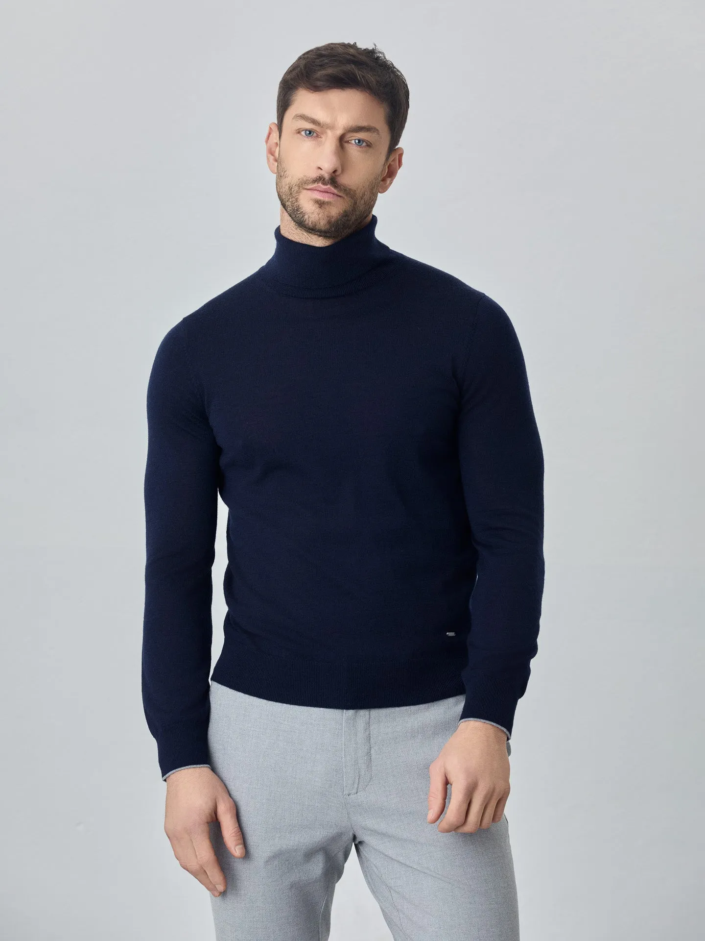 Turtleneck Sweater With Long Sleeves In Extra Fine Merino Wool