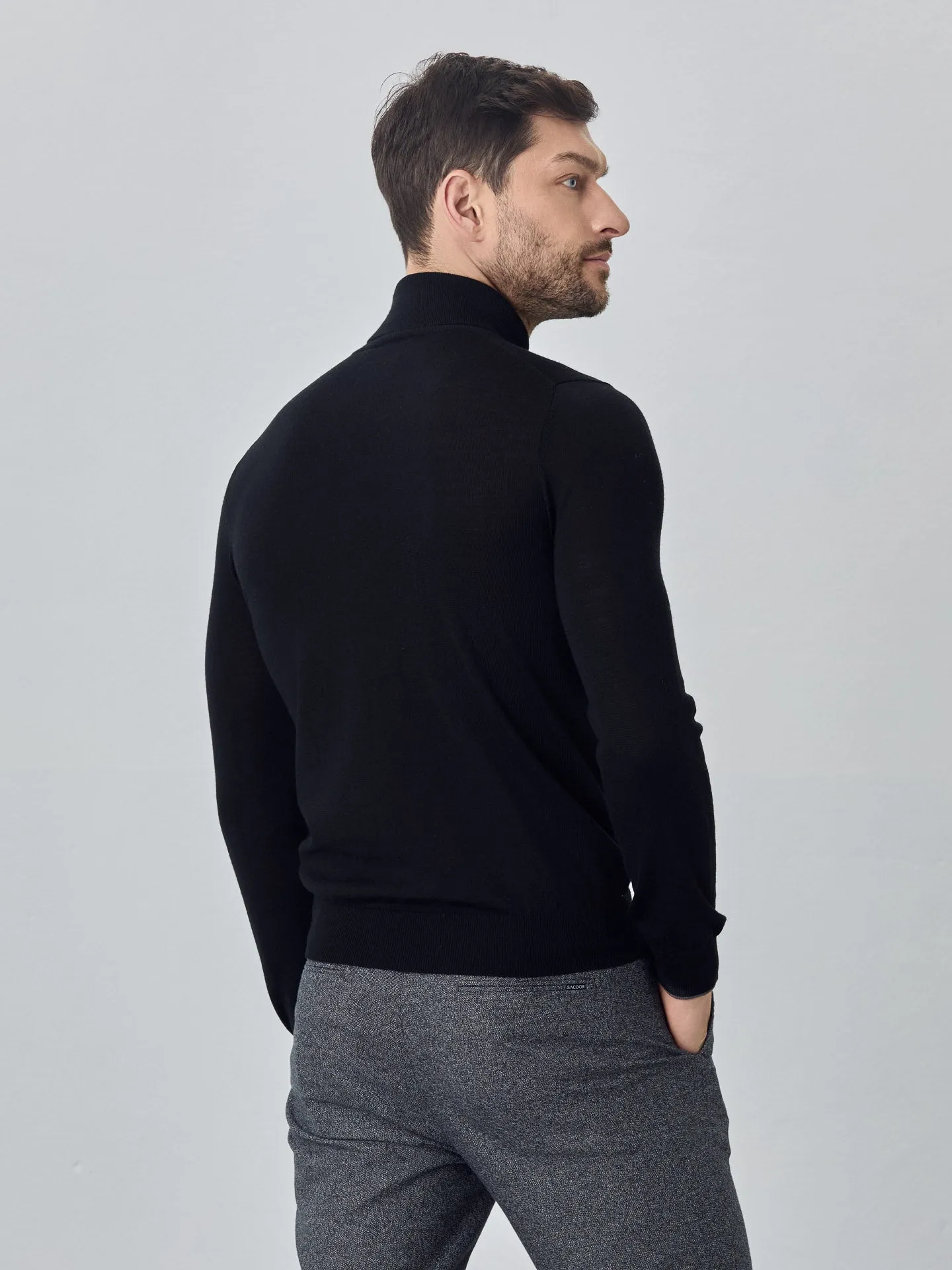 Turtleneck Sweater With Long Sleeves In Extra Fine Merino Wool