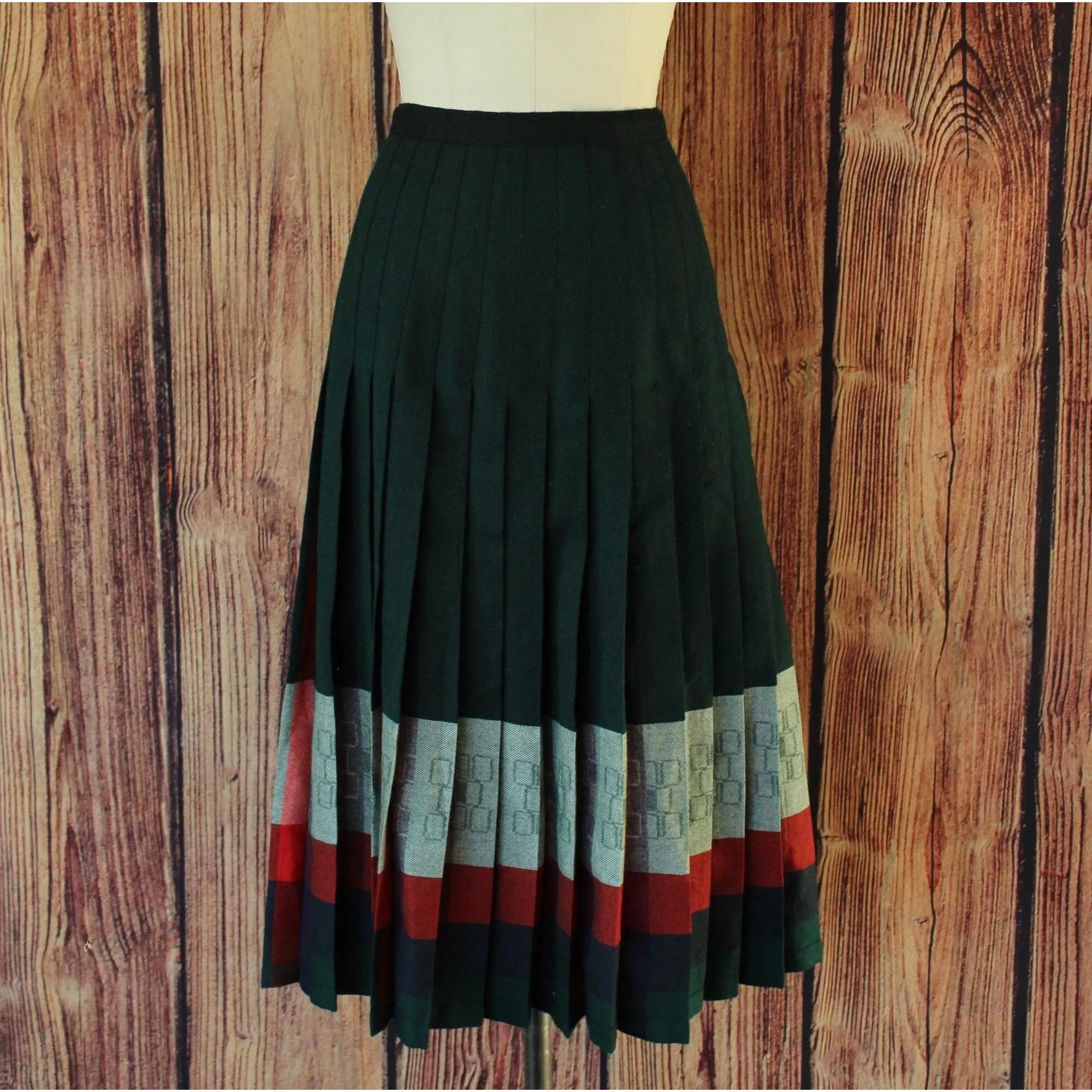 Vintage 1980s 1990 Wool Skirt, Volup Green Blue and Red Stripes and Plaid, Pleated, Woolmark