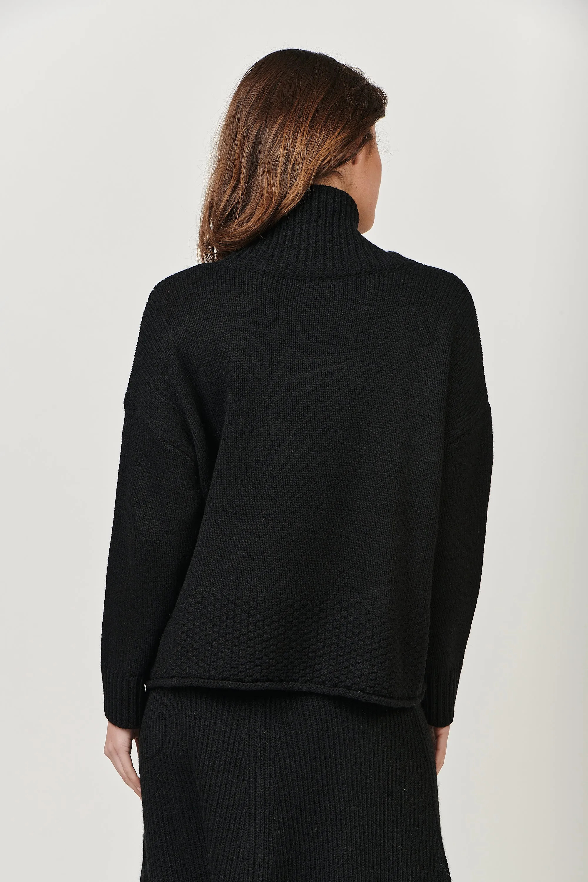 ZO-26 Cashmere Blend Jumper in Black